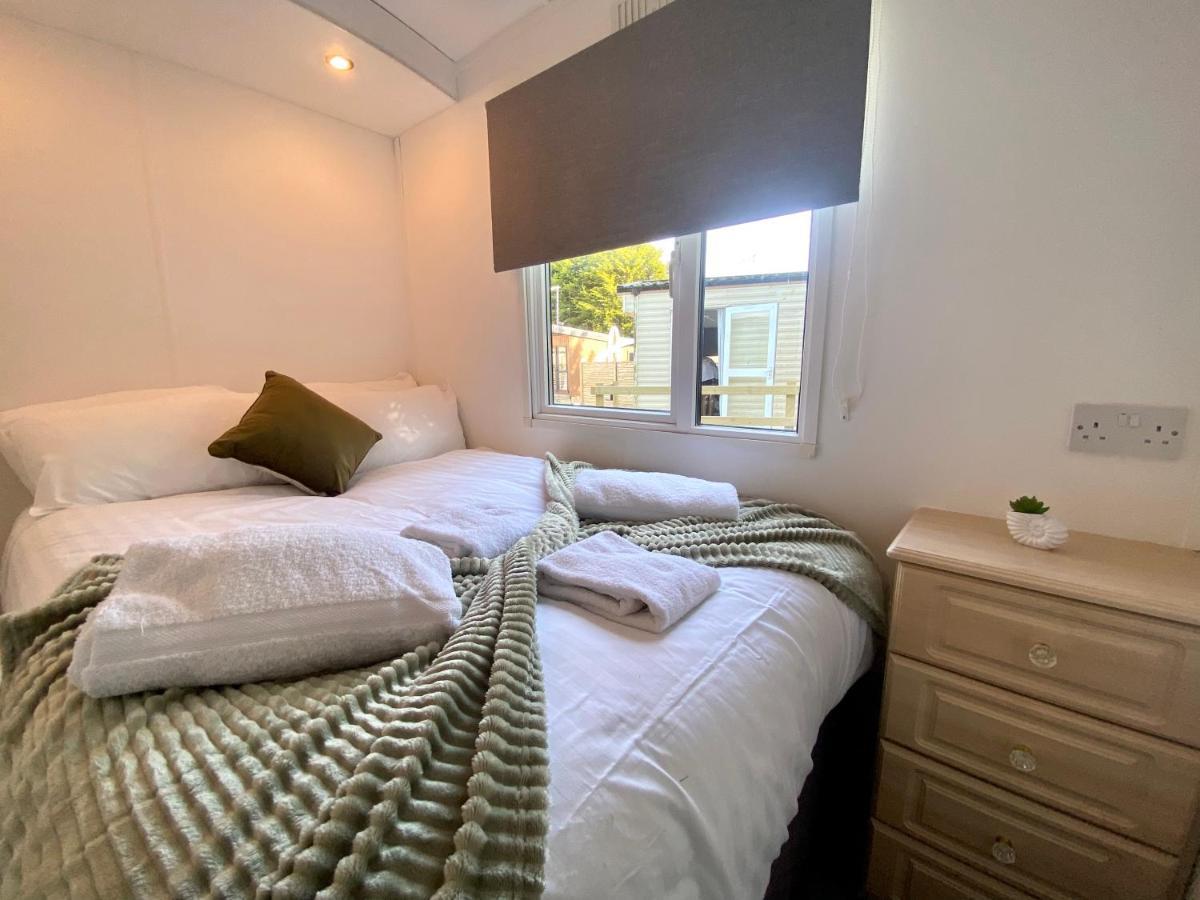 Elletson Park Wood Fired Hot Tubs, Caravans & Pods Pilling Extérieur photo