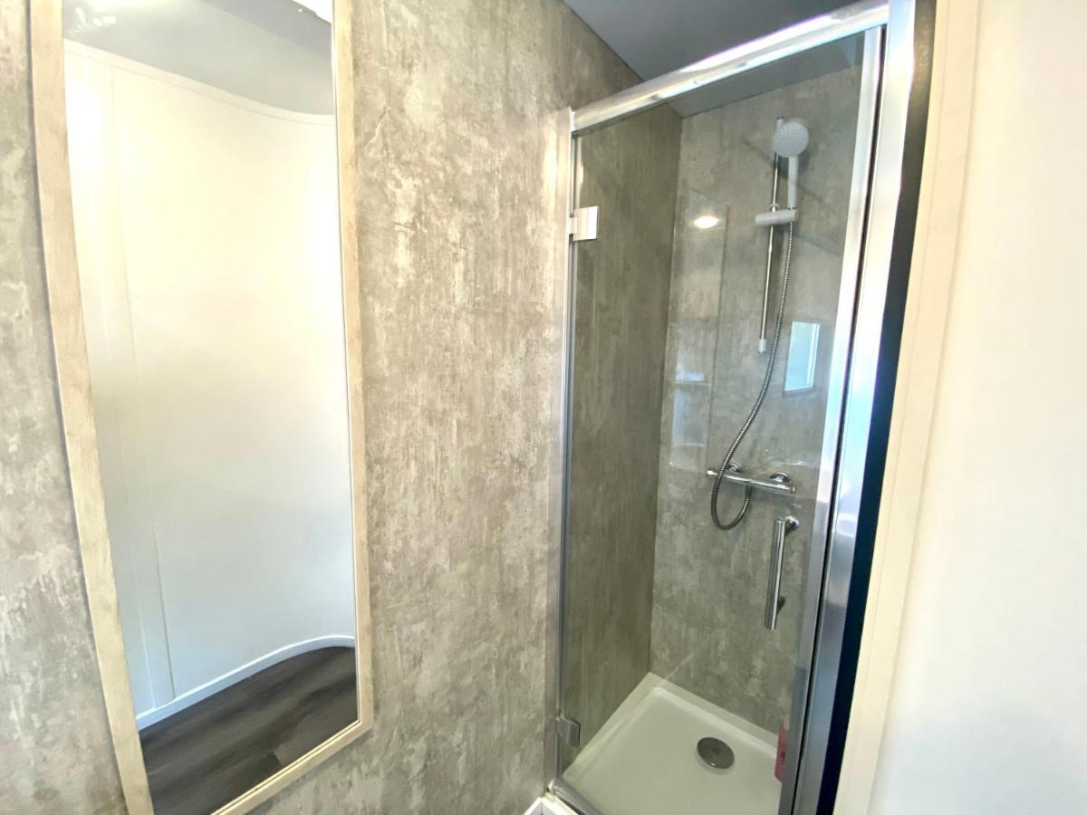 Elletson Park Wood Fired Hot Tubs, Caravans & Pods Pilling Extérieur photo