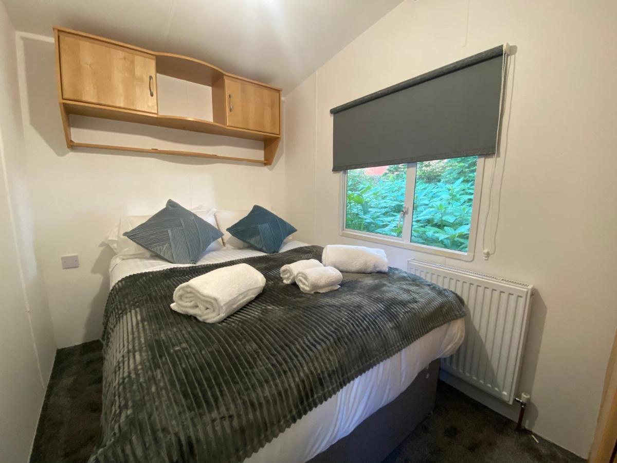Elletson Park Wood Fired Hot Tubs, Caravans & Pods Pilling Extérieur photo