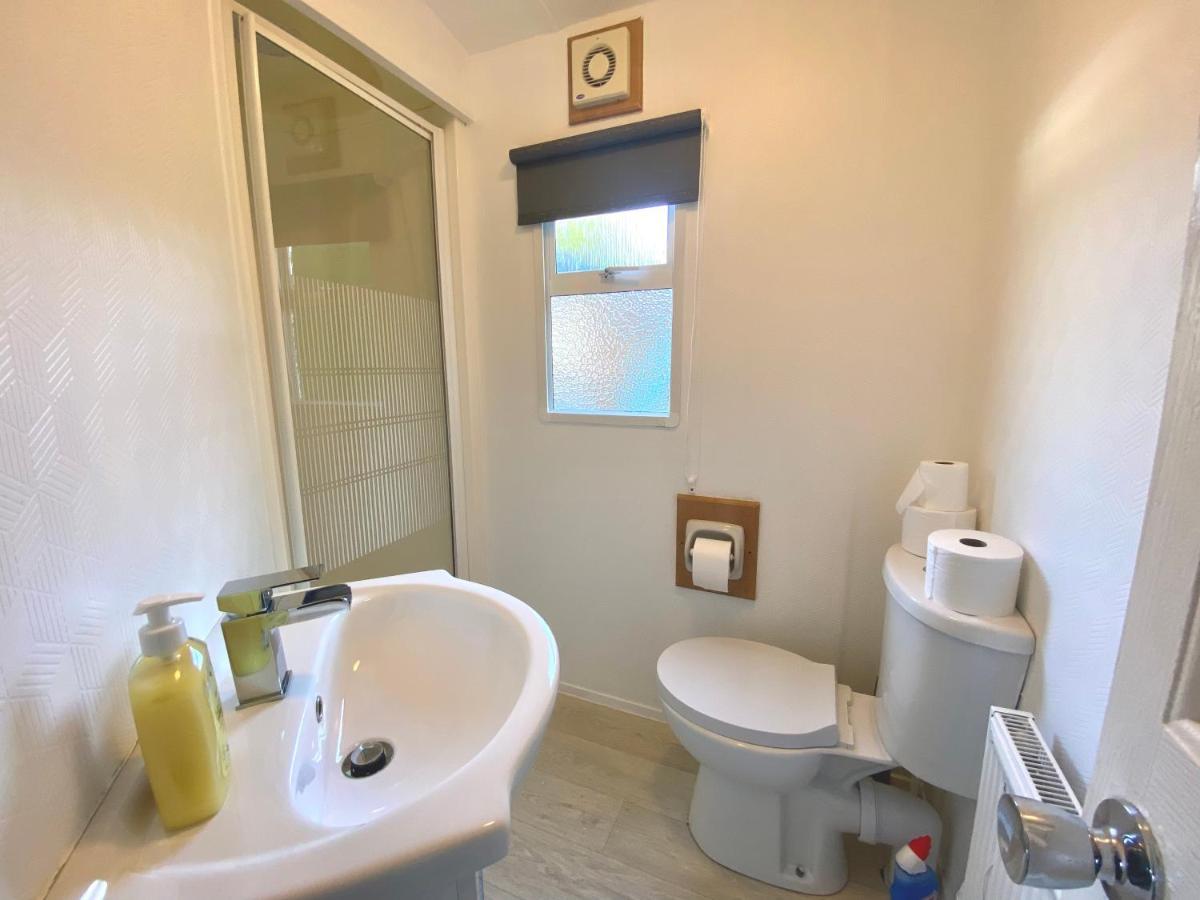 Elletson Park Wood Fired Hot Tubs, Caravans & Pods Pilling Extérieur photo