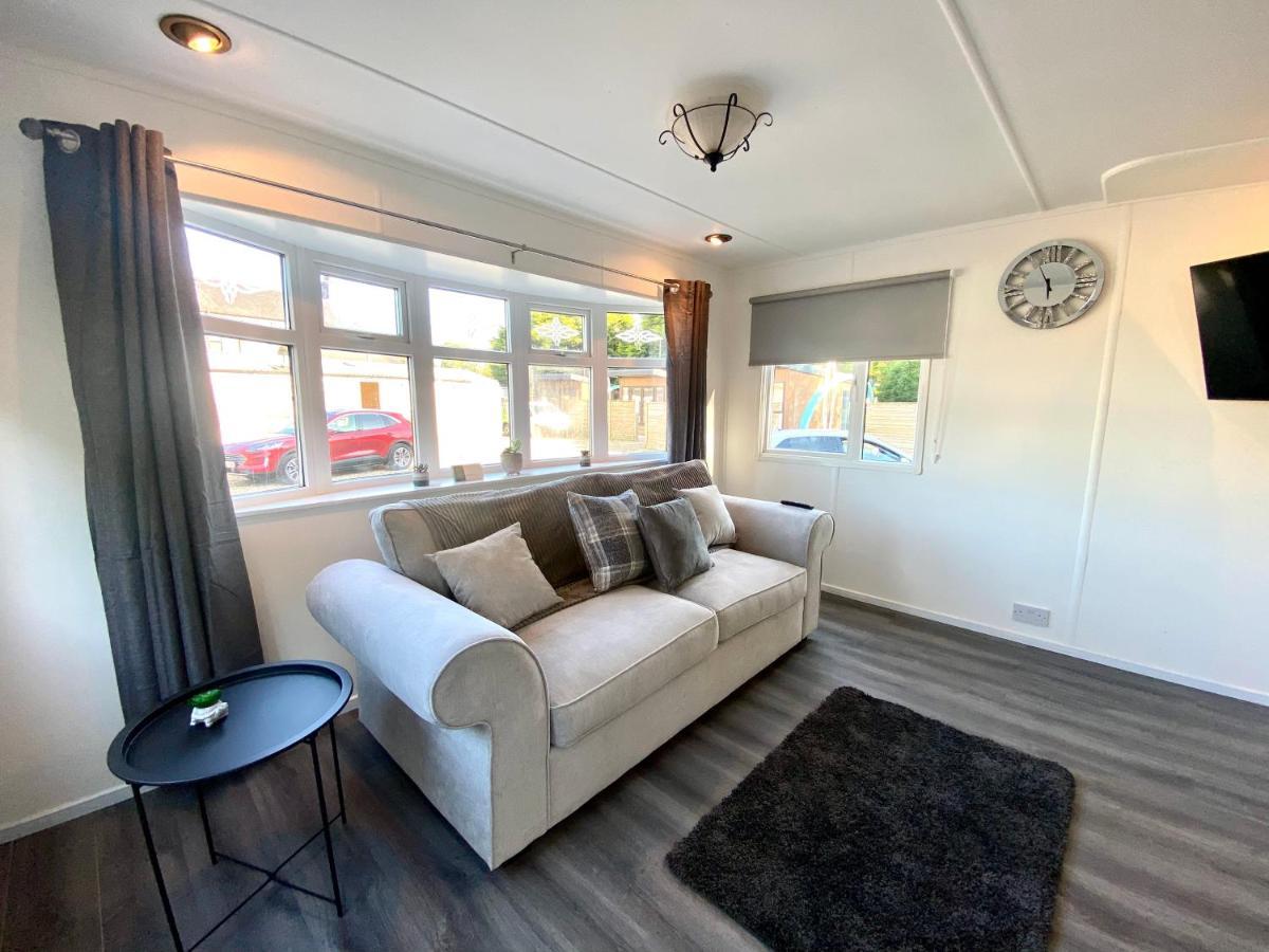Elletson Park Wood Fired Hot Tubs, Caravans & Pods Pilling Extérieur photo