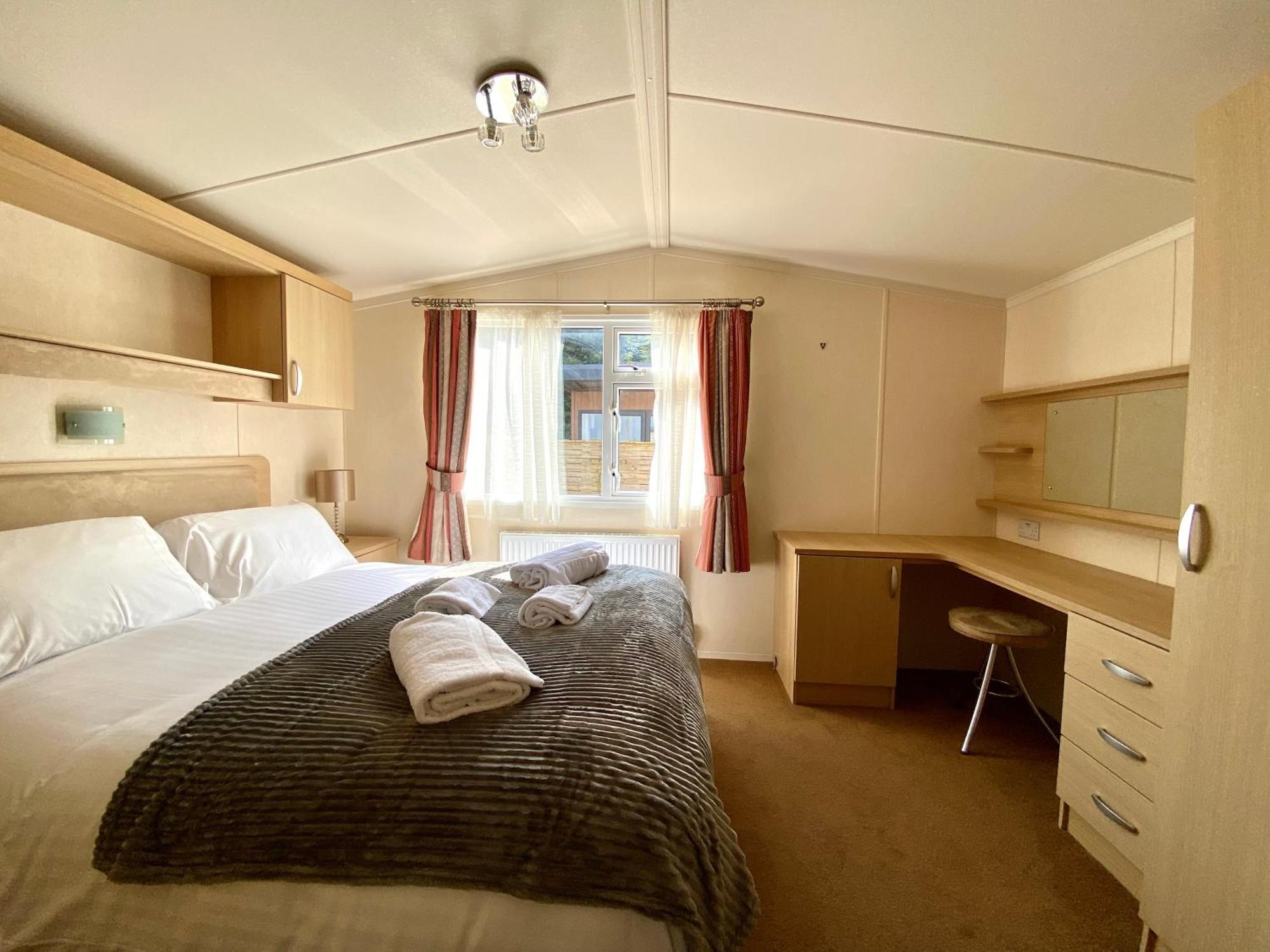 Elletson Park Wood Fired Hot Tubs, Caravans & Pods Pilling Extérieur photo