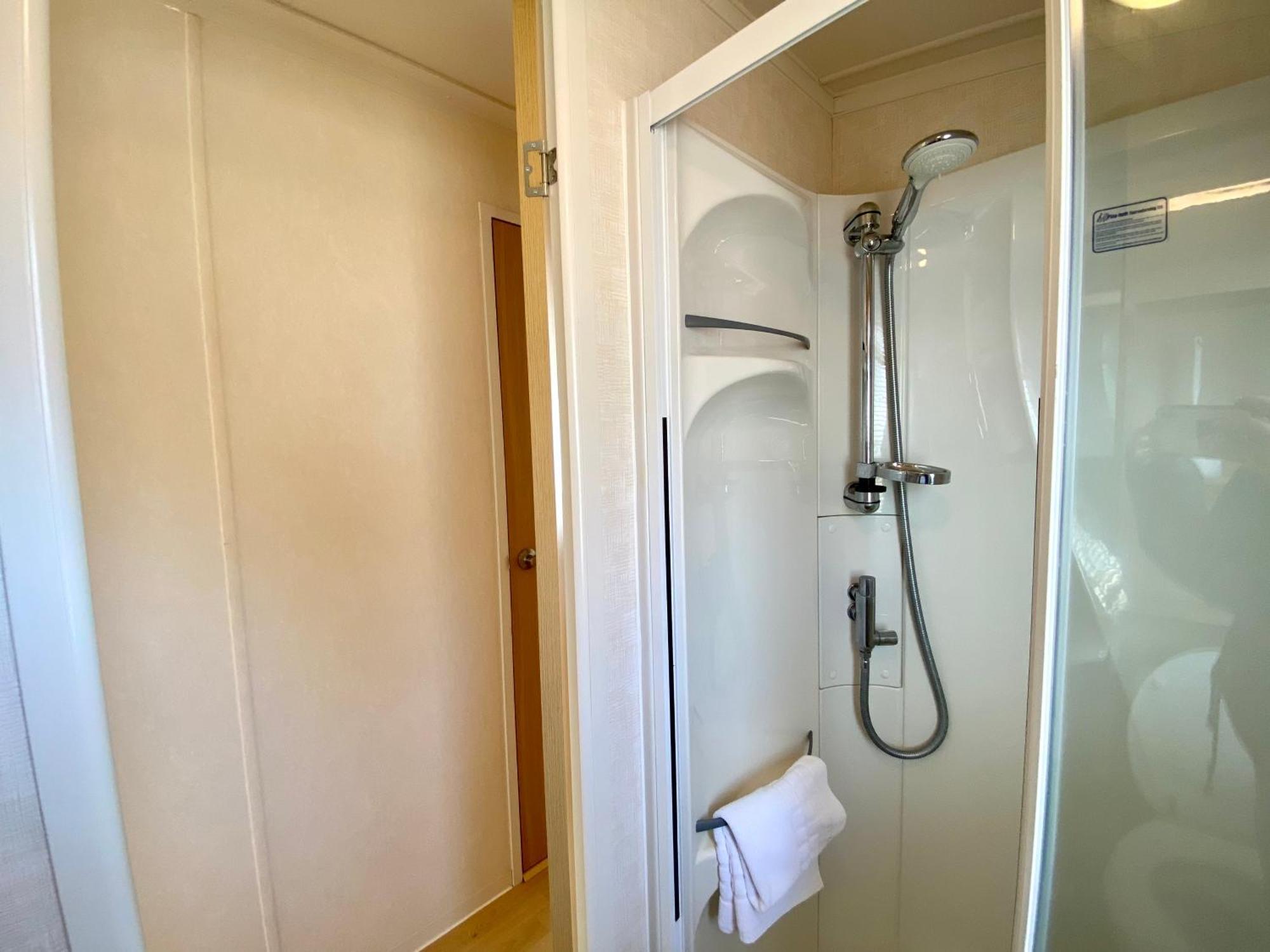 Elletson Park Wood Fired Hot Tubs, Caravans & Pods Pilling Extérieur photo
